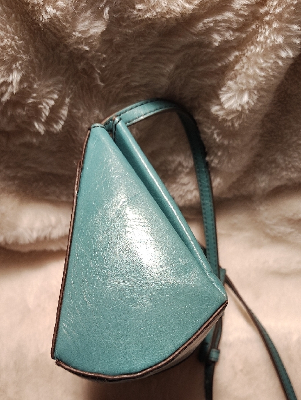 HOBO Seafoam Green Leather Crossbody with Gold Ring - Picture 9 of 10